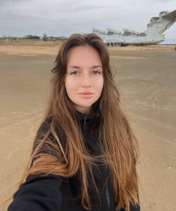 У меня есть все, чтобы сделать твои фантазии реальностью. Я предлагаю широкий спектр услуг, которые позволят тебе испытать незабываемое удовольствие. Мои нежные руки и умелые губы дарят неземное наслаждение. Я рада предложить тебе массаж, оральный и классический секс, а также многое другое. Посмотри мои фото, чтобы убедиться, насколько прекрасна я. Мои клиенты говорят только положительные отзывы обо мне. Жду встречи с тобой для незабываемых эмоций. 😉 Арина